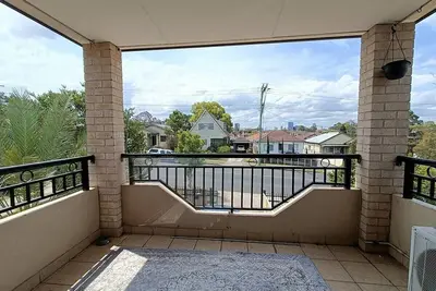 Image de Two Single Beds with Balcony | Bath tub (Shared Accomodation)