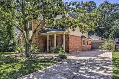 Image de Open, Comfortable Kingwood Home Family Friendly With Pool Must See