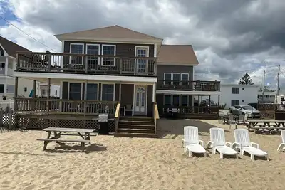 Image de 4 Bedroom Oceanfront Cottage on Old Orchard Beach