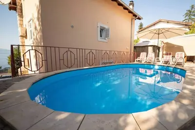 Image de Appartement de deux chambres avec le balcon et la vue sur le mer Njivice, Krk (A-21862-b)