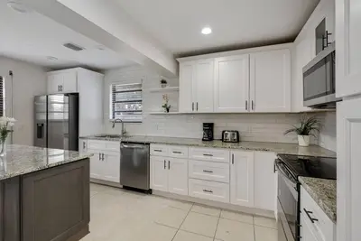 Image de 3 bedroom Apartment Home Bungalow. Entire home in Cocoa, Florida