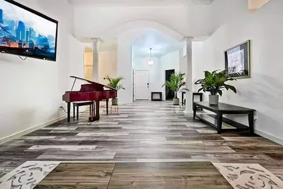 Image de Must See to Believe! Newly Renovated! Book Today!