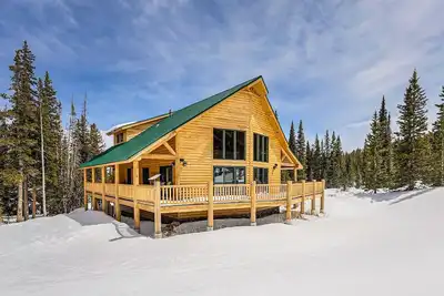 Image de Secluded Log Cabin: 10 Acres, Soaker Tub