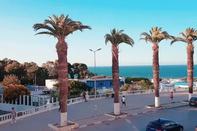 Image de *New* Sea View house 2 min walk to Beach