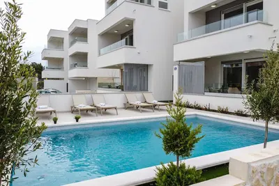 Image de Two-bedroom apartment with pool