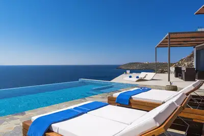 Image de Luxury Seafront Villa