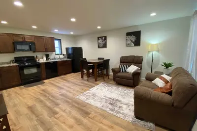 Image de Ground level 2 bedroom loft apartment