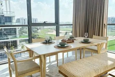 Image de Spacious Lux Golf View Apartment\n