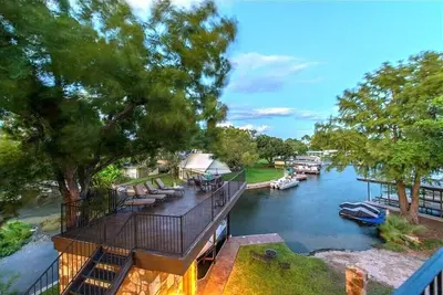 Image de Lbj Lake Home - Private Cove - Lake Toys - Boat Slip