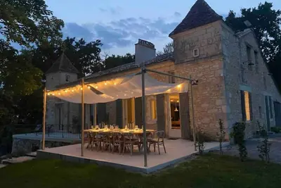 Image de Magnifique maison ancienne avec piscine et vue