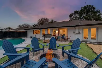 Image de Spring Branch Paradise, 4-Bd Backyard Pool Oasis