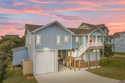 Image de Cozy Oceanside Home w/ Hot Tub, Grill, Smart TVs, and Nearby Beach Access