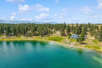 Image de Lakeside Retreat in Eureka | 3 Bed, 2 Bath