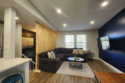 Image de Short-term & long-term furnished rental. Monthly price includes all utilities. \n