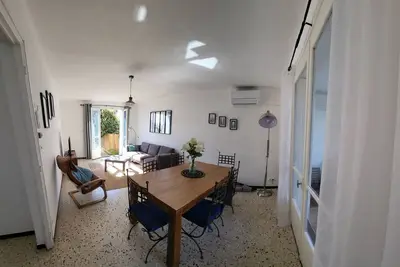 Image de Maison 6 Personnes 100 m2 classé  3 étoiles climatisation plage 3 km