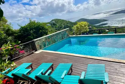 Coral Sky Villa~4 Br 3. 5 Ba, private pool, ACs, generator, spectacular views