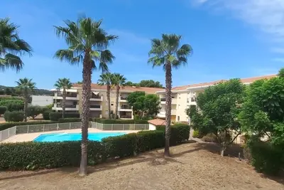 Image de L’azuréenne sécurisée avec vue sur piscine