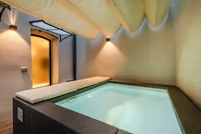 Image de A private outdoor, 2 Bedrooms and a Pool inside Lucca