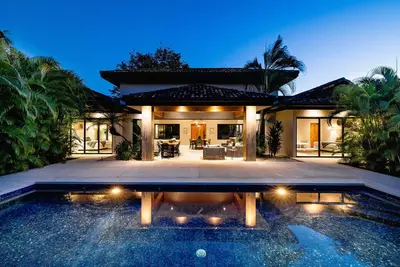 Image de Beautiful Tropical Oasis Located Within Exclusive Beach Resort Nature Preserve