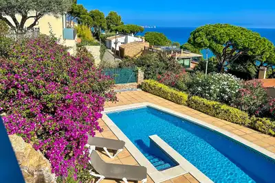 Image de Villa fantastique avec piscine Ă 450m de la mer!