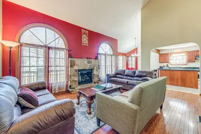 Image de 11 Mi to Camelback Resort: Tobyhanna Home!