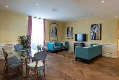 Image de Appartement à Florence avec 3 chambres à coucher, 6 couchages