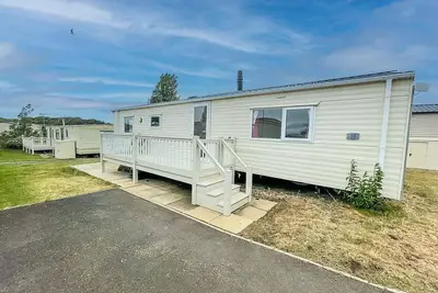 Image de Brilliant 6 berth caravan with decking at Heacham Beach Park ref 21031a