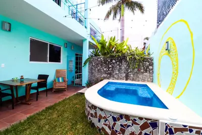 Image de Luna - Alexa art loft w extras -  bicycles & snorkel gear. shared pool & grill