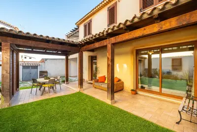 Image de Maison de vacances « Girasole » avec terrasse privée, jardin et climatisation