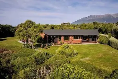 Image de Escape to the Kaikoura coast and experience one of the most unforgettable stays!