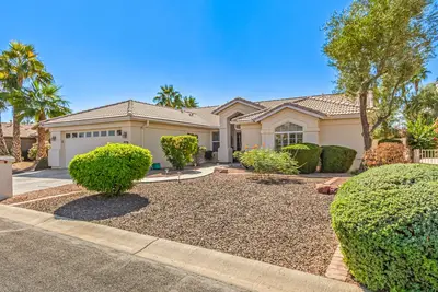 Image de Pool & Putting Green with Golf Cart minutes to Golf Courses in Sunny Arizona!