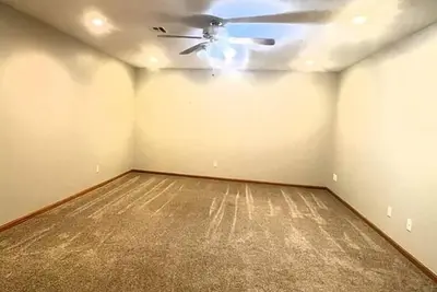 Image de Charming 3-bedroom townhome with WiFi, Ac in pleasant Salina