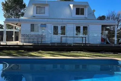 Image de Gorgeous Country Home With Pool | Pet Friendly