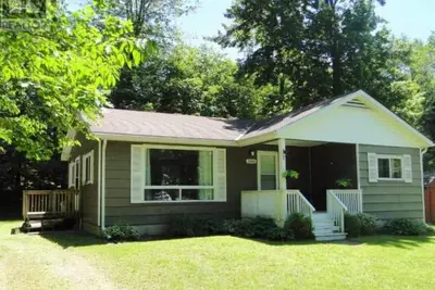 Image de Point Clark Cottage Getaway