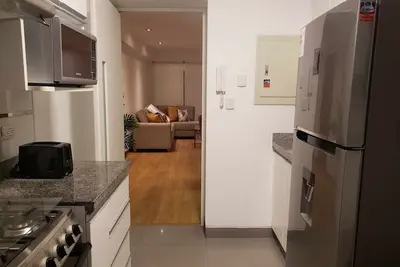 Spectacular Modern & Spacious 2 bedroom, 3 blocks from the ocean