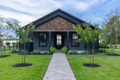 Image de Relaxing Lakefront Escape with Hot Tub, Fire Pit, Kayaks & Paddle Boards