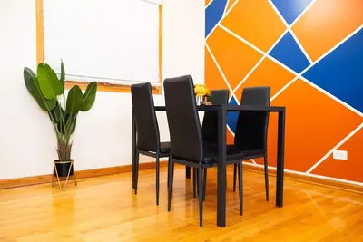 Image de Your Home Away from home -12 mins from Downtown