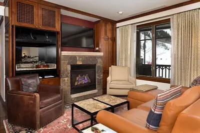Image de Ritz Carlton Aspen Highlands, Ski In/Out, 2 bedroom, 2. 5 bath, sleeps 6
