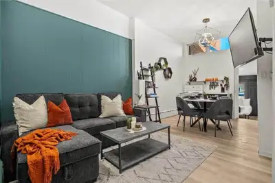 Image de The Marble | Sleeps 4 Guests | Dt | 55 \" Smart Tv