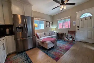 Waypoint Cottage, one block from the beach!