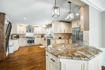 Image de Shaker Prestige - 4, 000 sq ft - Calm and Quiet