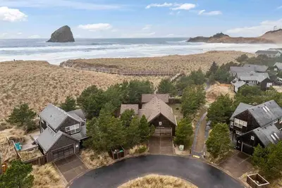 Image de Fantastic Single Level Shorepines Village Home, Steps From Beach and Ocean, 1/4 Mile to Kiwanda
