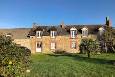 Image de Longère bretonne rénovée 12 couchages à Ploubalay
