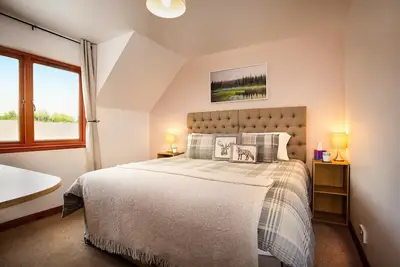 Image de Private En-Suite Room with calming views over barley fields and forests beyond.