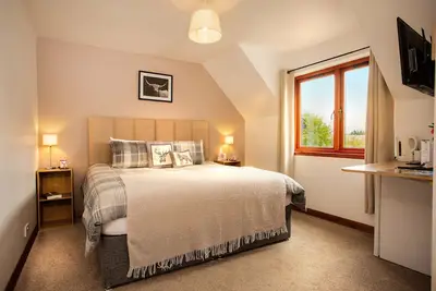 Image de En-suite bedroom with the option of a Super-King or Twin bed. Enjoy picturesque views of the garden,
