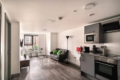 Smart 1 Bedroom Apartment in Liverpool Centre