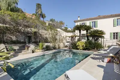Image de Superbe maison vue mer sur les hauteurs d'Antibes pour des vacances en famille.