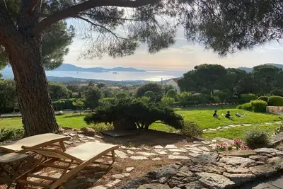 Image de Propriété d'exception avec son parc arboré de 8000m2 au coeur du village à Lumio