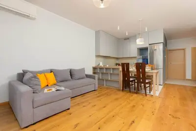 Image de Miedzyborska 8b | Apartment for 6 Guests | Parking