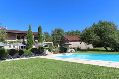 Image de 5 Bedroom (Sleeps 10) House in Calvignac